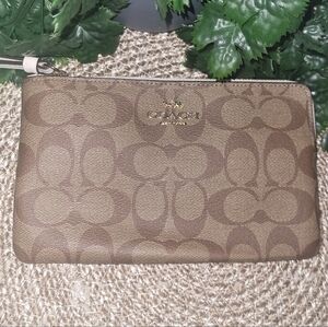 Coach Wallet Purse Large Wristlet Original NWT (New With Tags) Beige Brown
